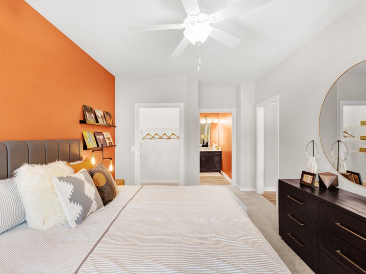 Spacious Bedrooms With En Suite Bathrooms at Abberly Avera Apartment Homes by HHHunt, Manassas, VA